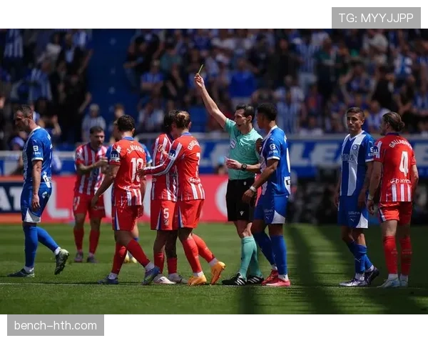 西甲半程攻防隐忧加剧争冠变数 强队竞争力遭遇严峻挑战