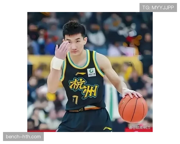 孙铭徽又开始穿得像准备去拍电影了，这生活差距闹哪样